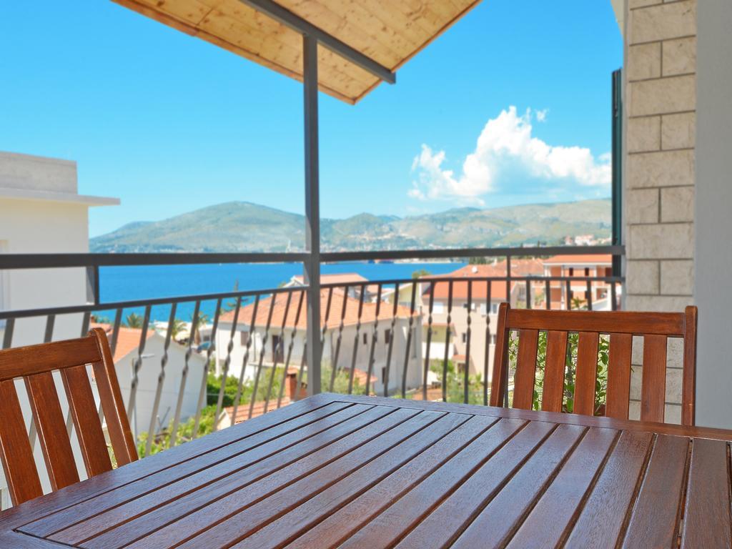 Apartment Vukadin Trogir Buitenkant foto