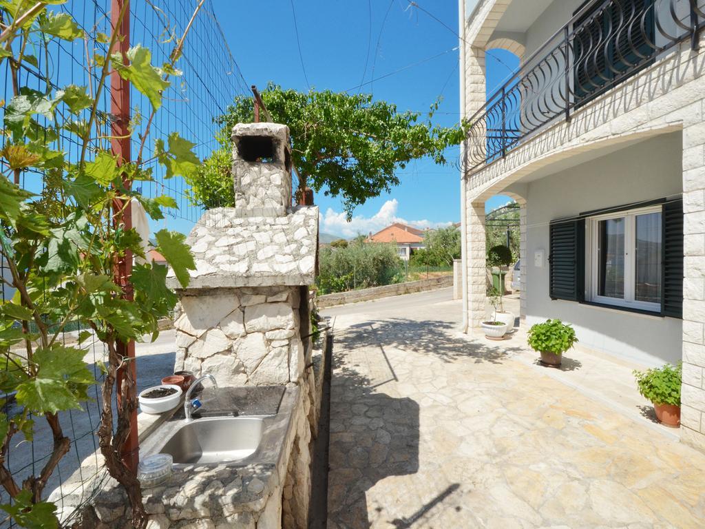 Apartment Vukadin Trogir Buitenkant foto